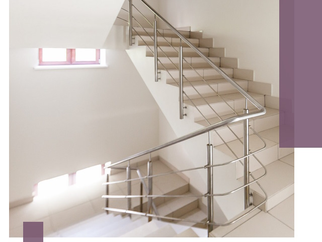 Установка и замена перил в подъезде в Абакане