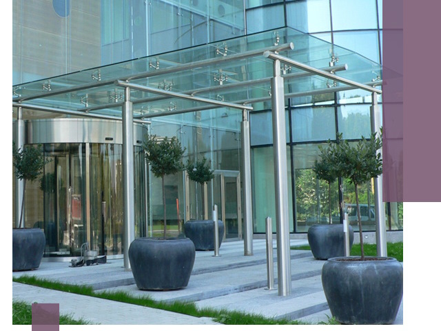 Навесы из стекла на заказ в Абакане — монтаж и установка